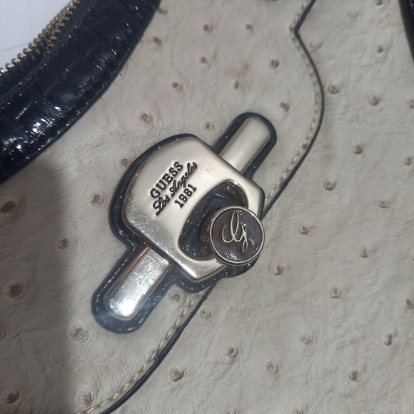 Guess cream black brown pebble leather shoulder back. - Picture 2 of 5